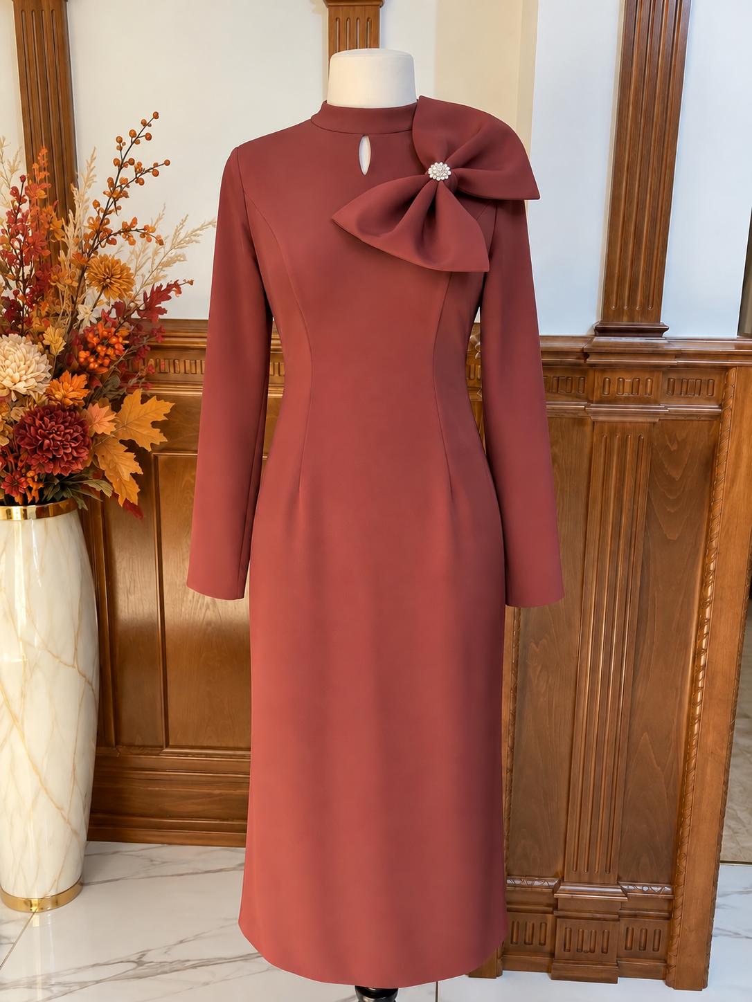 Rochie elegantă de toamnă-iarnă cu fundă decorativă și fermoara funcțional
