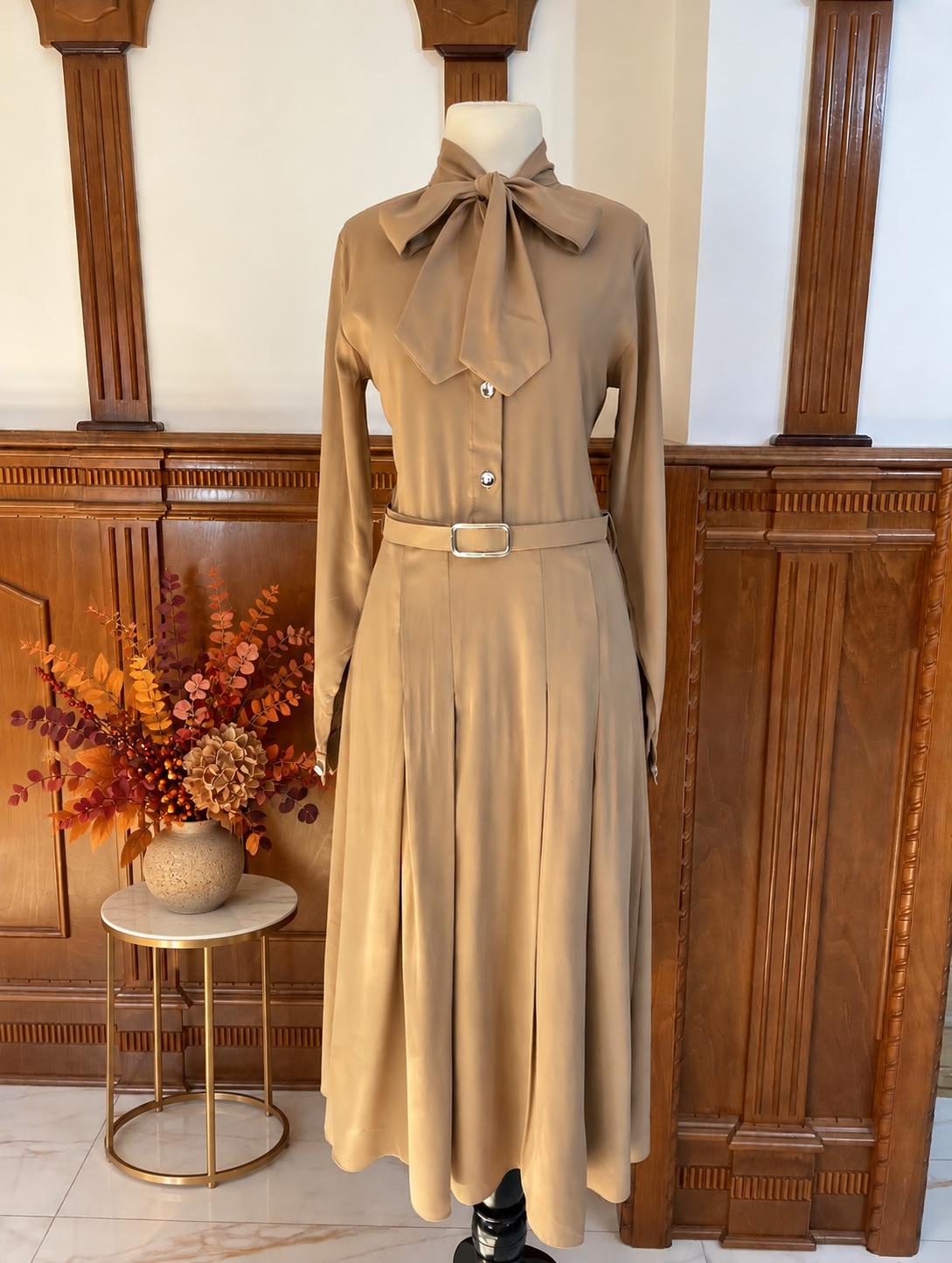 Rochie elegantă de toamnă-iarnă cu nasturi funcționali